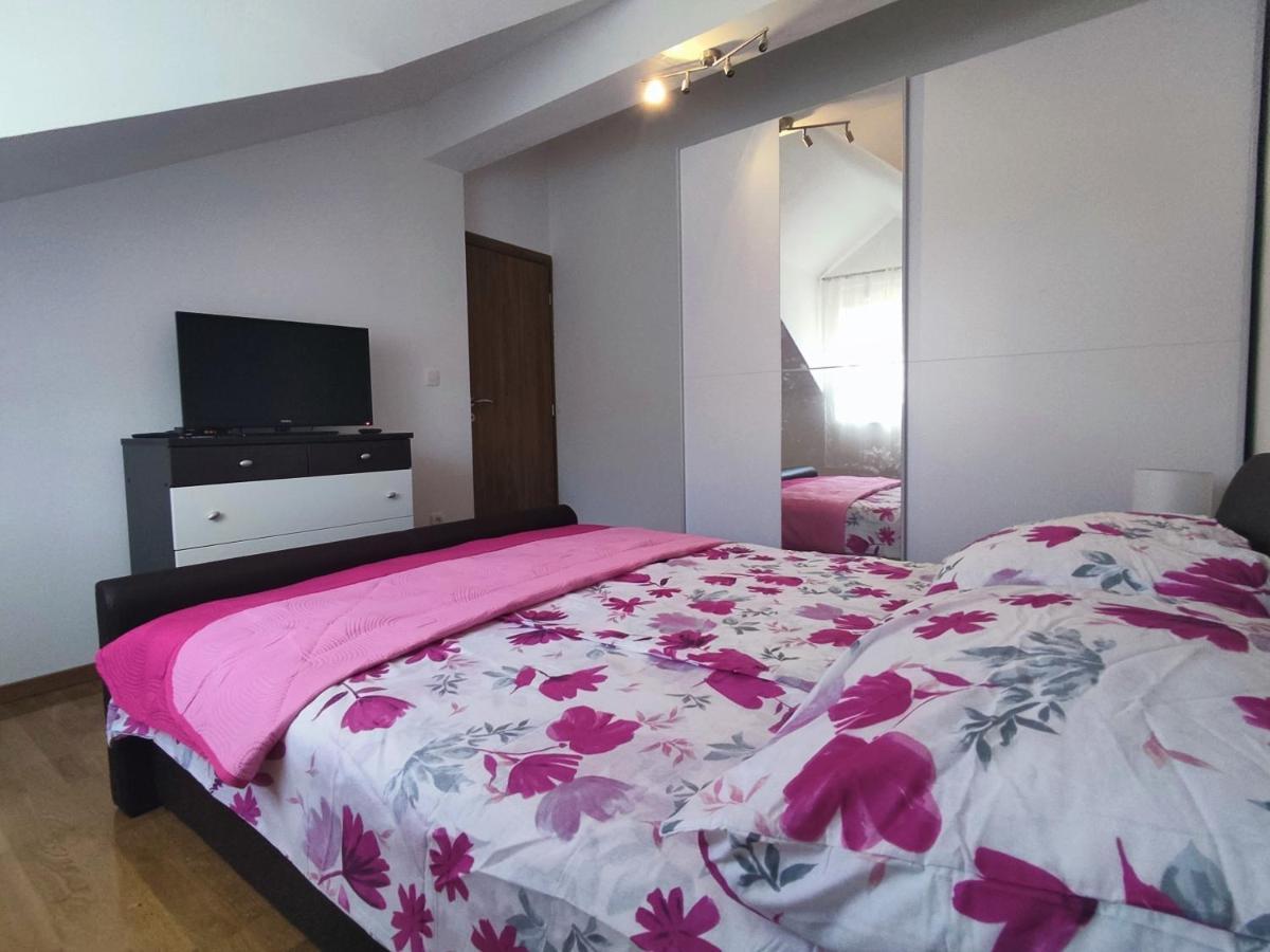 Sunny Attic Apartment With Balcony & Modern City Apartment With Outdoor Area, No Balcony Trogir Eksteriør billede