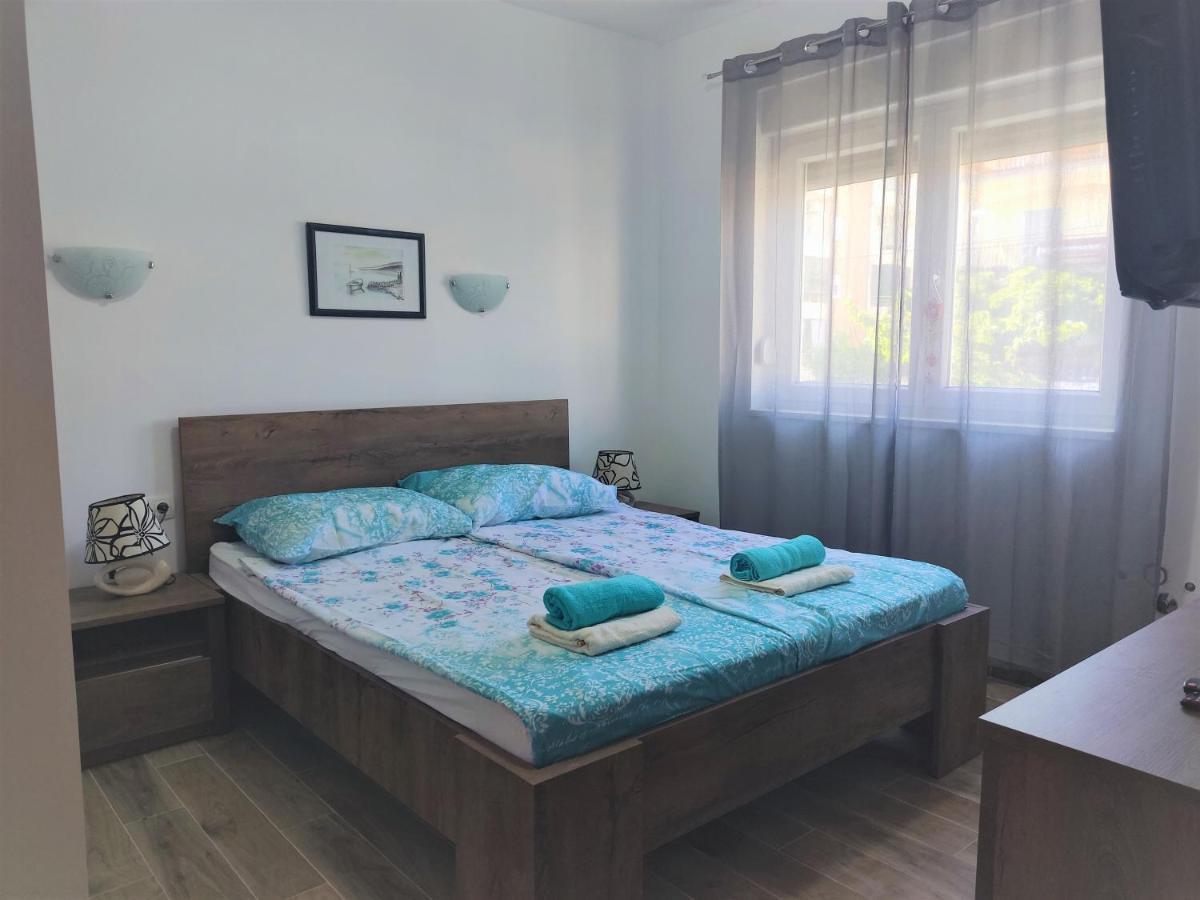 Sunny Attic Apartment With Balcony & Modern City Apartment With Outdoor Area, No Balcony Trogir Eksteriør billede