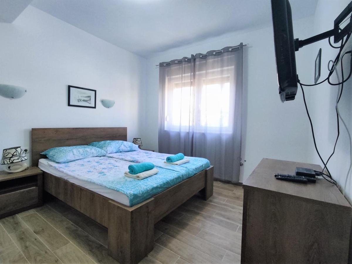 Sunny Attic Apartment With Balcony & Modern City Apartment With Outdoor Area, No Balcony Trogir Eksteriør billede