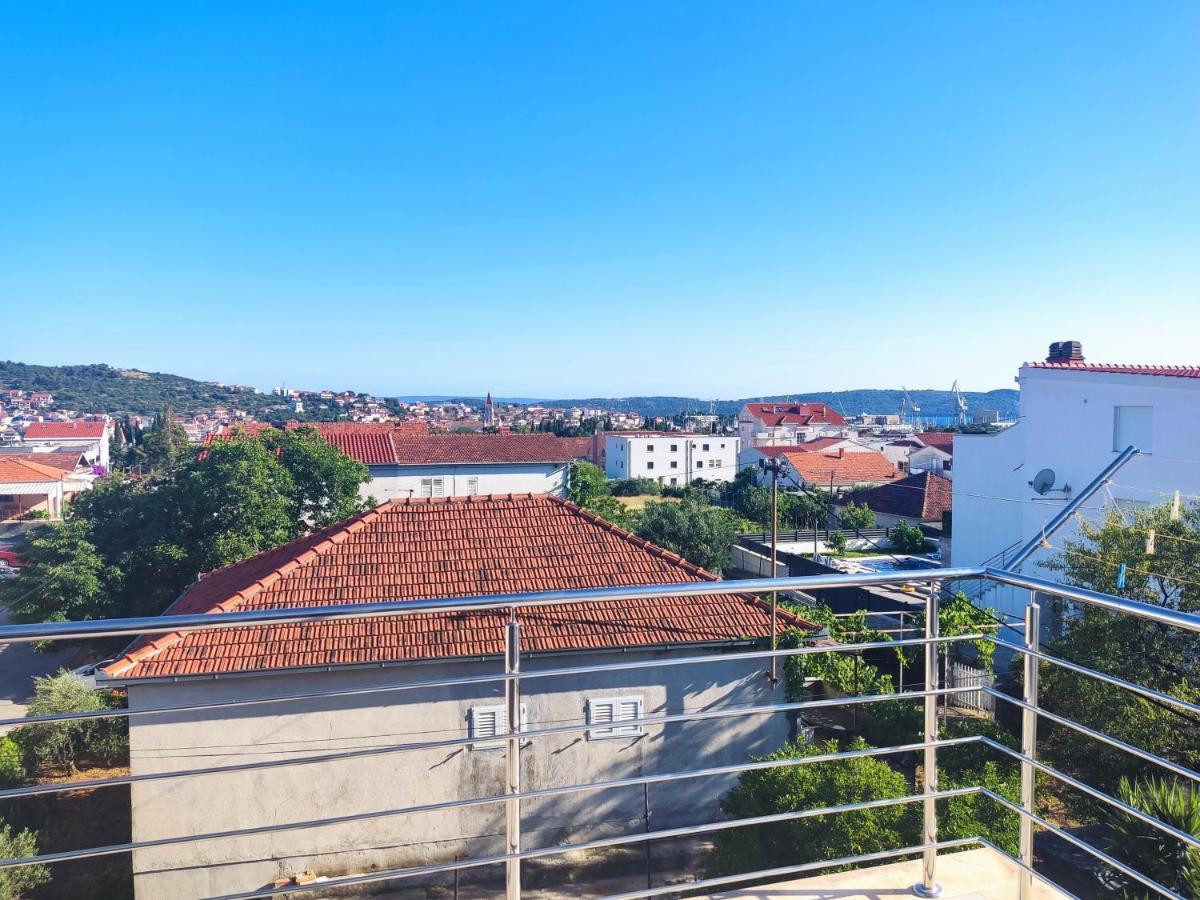 Sunny Attic Apartment With Balcony & Modern City Apartment With Outdoor Area, No Balcony Trogir Eksteriør billede