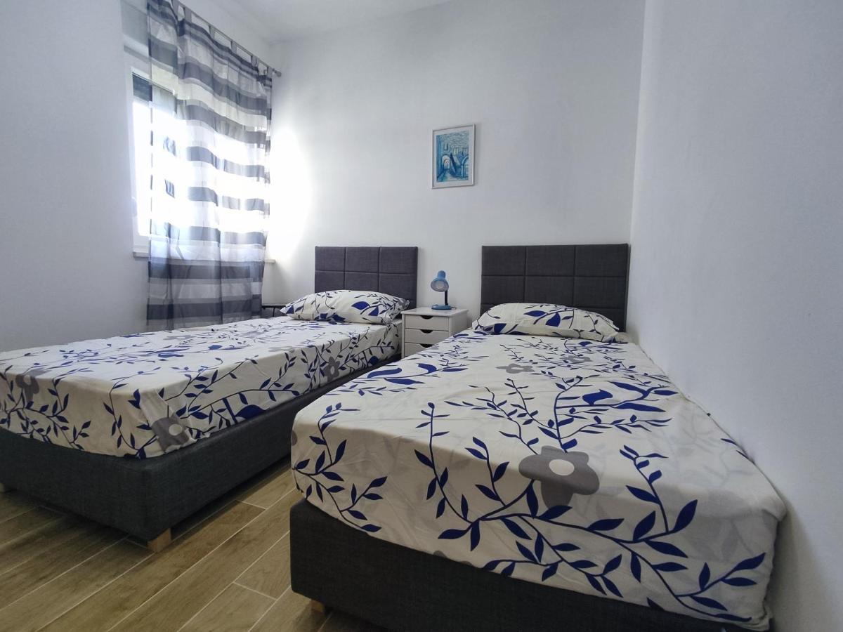 Sunny Attic Apartment With Balcony & Modern City Apartment With Outdoor Area, No Balcony Trogir Eksteriør billede