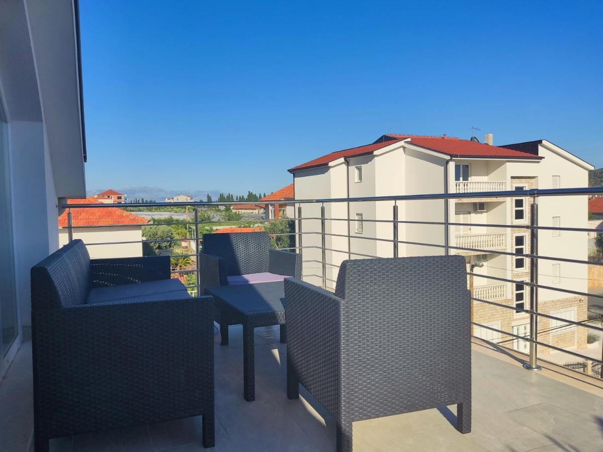 Sunny Attic Apartment With Balcony & Modern City Apartment With Outdoor Area, No Balcony Trogir Eksteriør billede