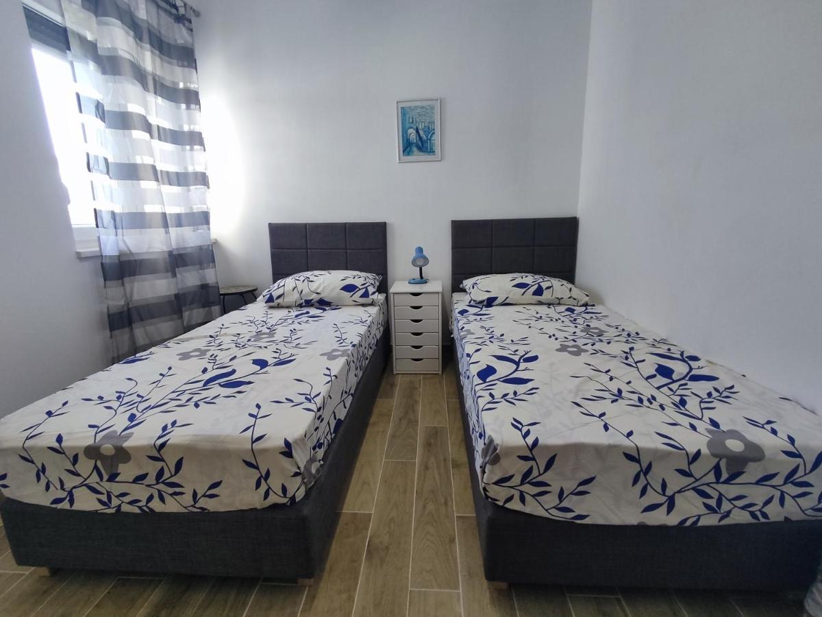 Sunny Attic Apartment With Balcony & Modern City Apartment With Outdoor Area, No Balcony Trogir Eksteriør billede