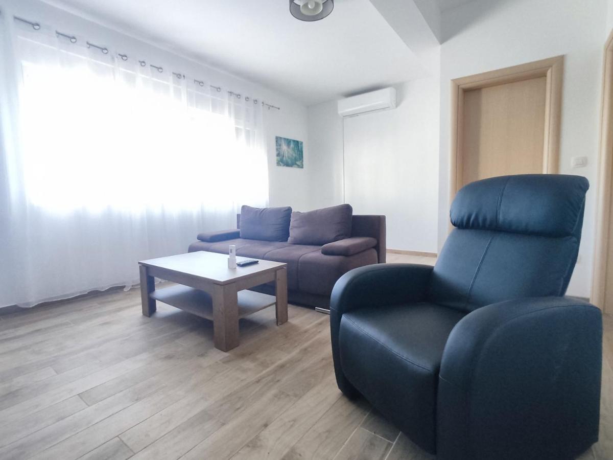Sunny Attic Apartment With Balcony & Modern City Apartment With Outdoor Area, No Balcony Trogir Eksteriør billede