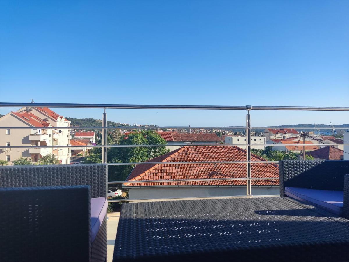 Sunny Attic Apartment With Balcony & Modern City Apartment With Outdoor Area, No Balcony Trogir Eksteriør billede