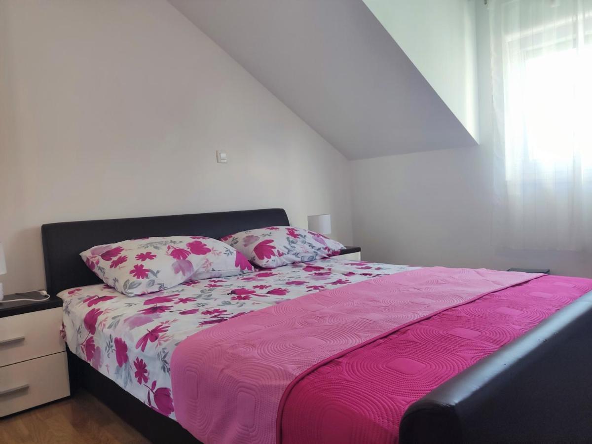 Sunny Attic Apartment With Balcony & Modern City Apartment With Outdoor Area, No Balcony Trogir Eksteriør billede