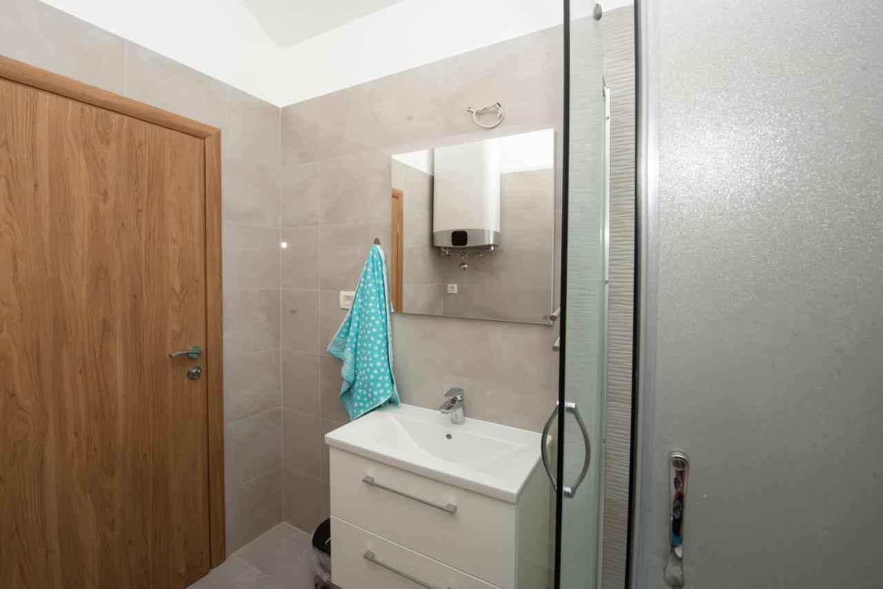 Sunny Attic Apartment With Balcony & Modern City Apartment With Outdoor Area, No Balcony Trogir Eksteriør billede