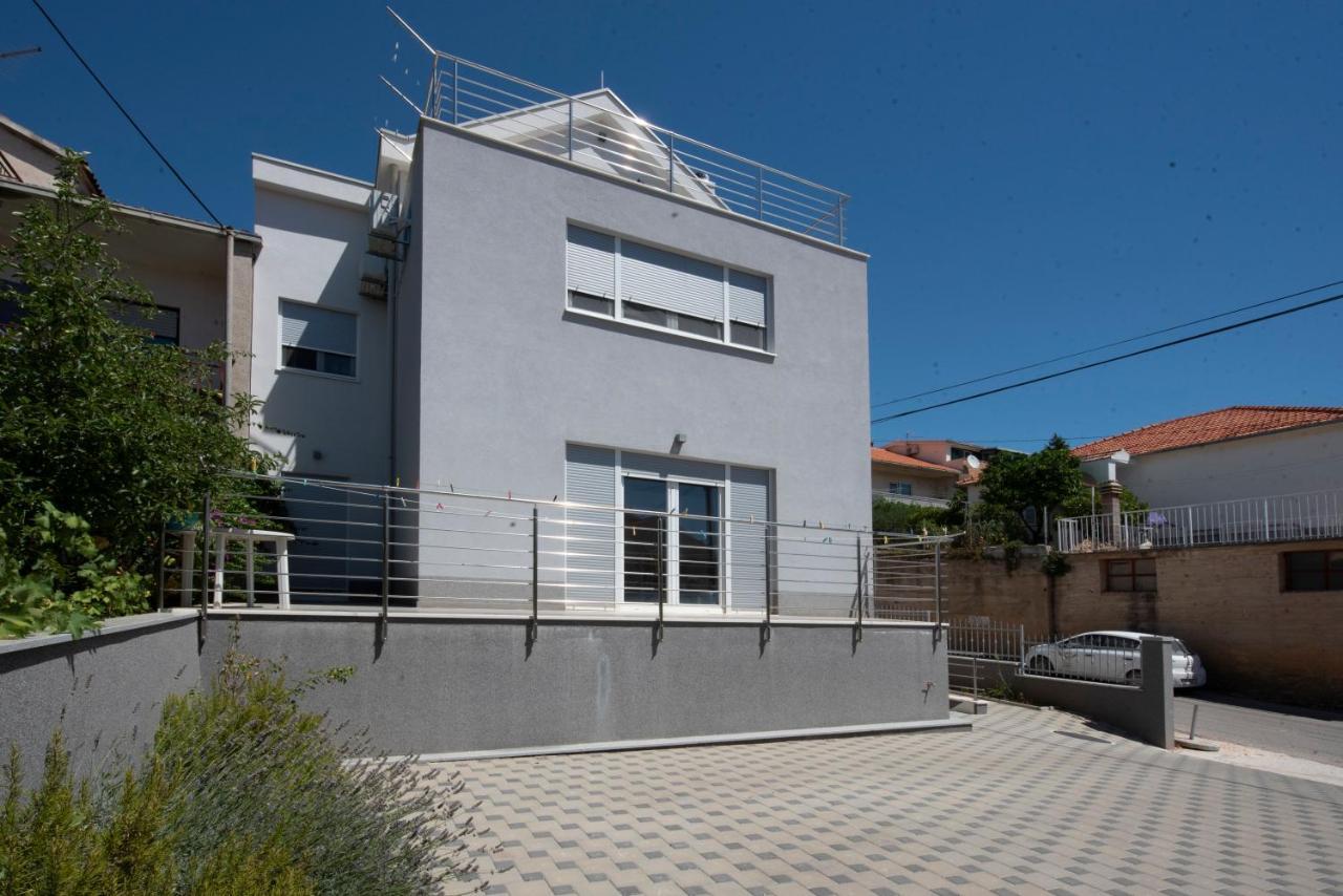 Sunny Attic Apartment With Balcony & Modern City Apartment With Outdoor Area, No Balcony Trogir Eksteriør billede