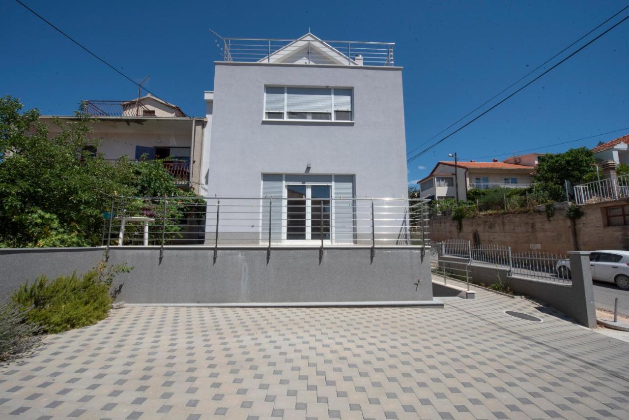 Sunny Attic Apartment With Balcony & Modern City Apartment With Outdoor Area, No Balcony Trogir Eksteriør billede