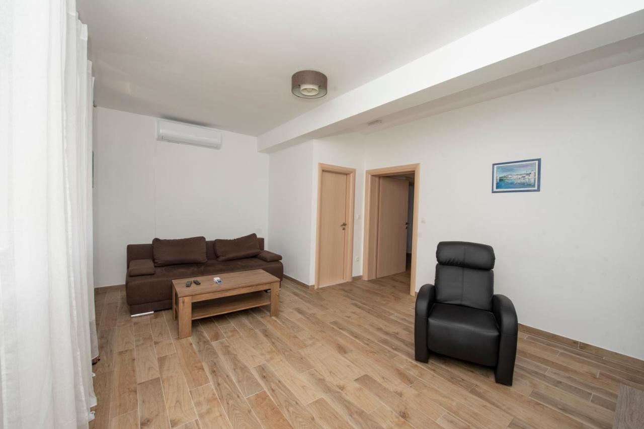 Sunny Attic Apartment With Balcony & Modern City Apartment With Outdoor Area, No Balcony Trogir Eksteriør billede