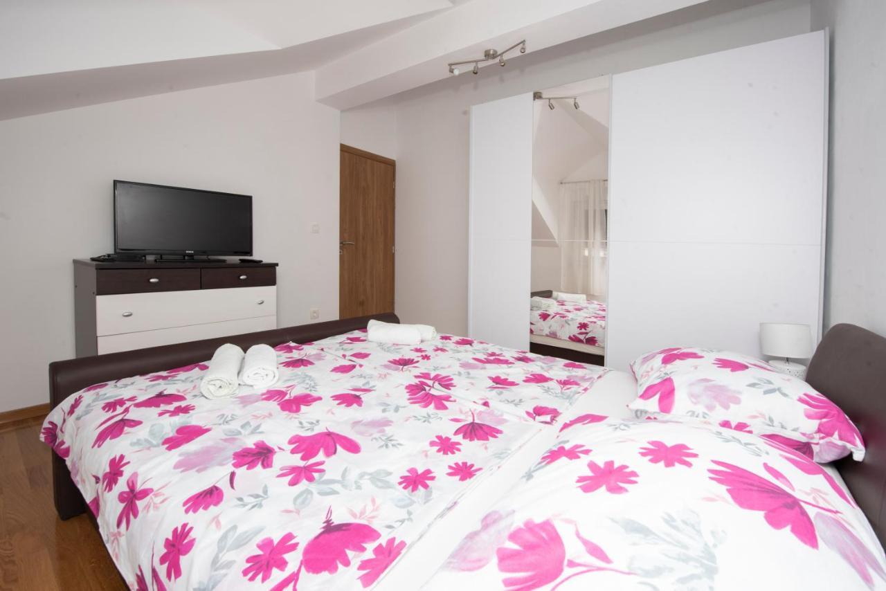 Sunny Attic Apartment With Balcony & Modern City Apartment With Outdoor Area, No Balcony Trogir Eksteriør billede