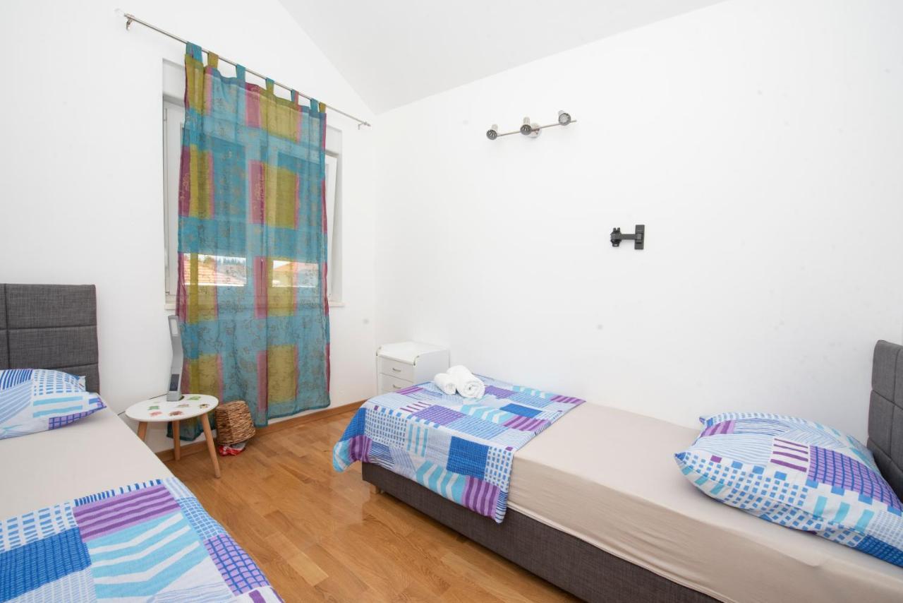 Sunny Attic Apartment With Balcony & Modern City Apartment With Outdoor Area, No Balcony Trogir Eksteriør billede