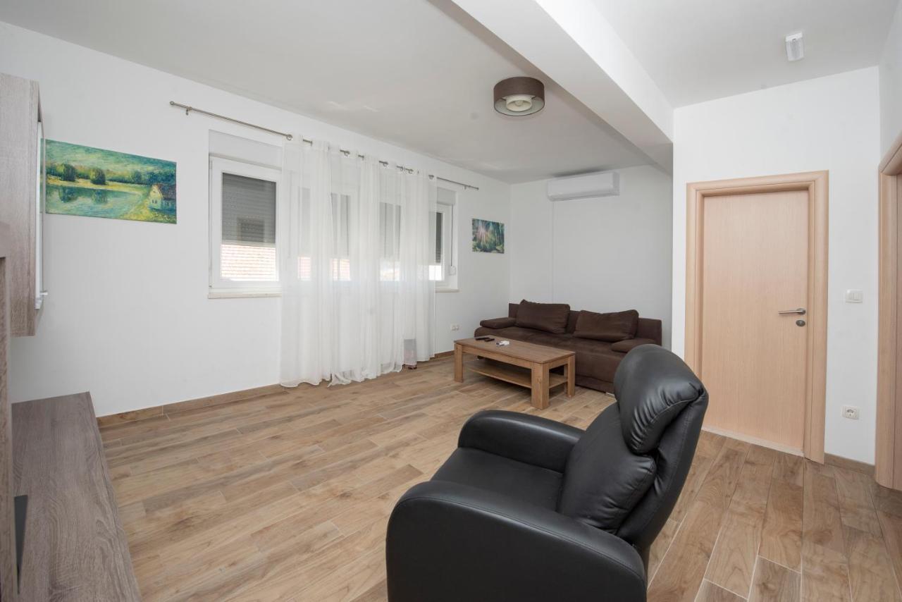 Sunny Attic Apartment With Balcony & Modern City Apartment With Outdoor Area, No Balcony Trogir Eksteriør billede