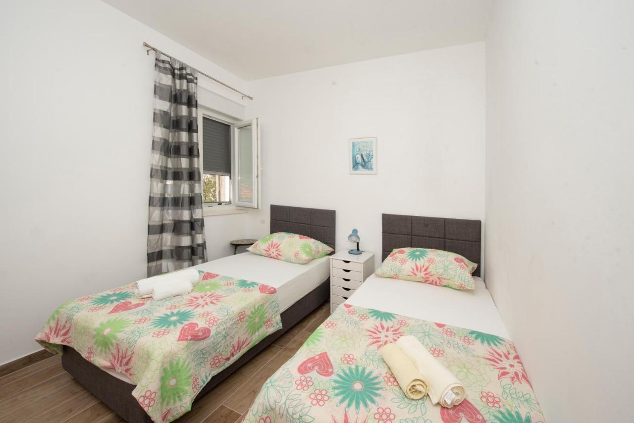 Sunny Attic Apartment With Balcony & Modern City Apartment With Outdoor Area, No Balcony Trogir Eksteriør billede