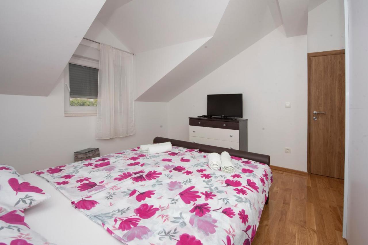 Sunny Attic Apartment With Balcony & Modern City Apartment With Outdoor Area, No Balcony Trogir Eksteriør billede