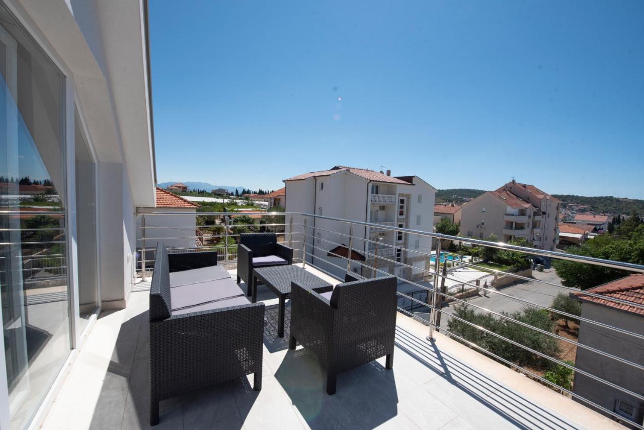 Sunny Attic Apartment With Balcony & Modern City Apartment With Outdoor Area, No Balcony Trogir Eksteriør billede