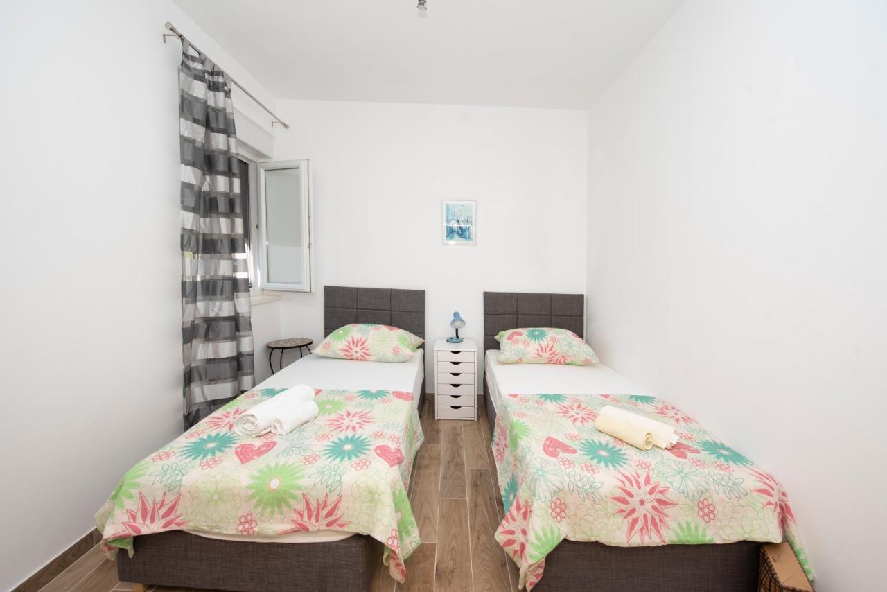 Sunny Attic Apartment With Balcony & Modern City Apartment With Outdoor Area, No Balcony Trogir Eksteriør billede